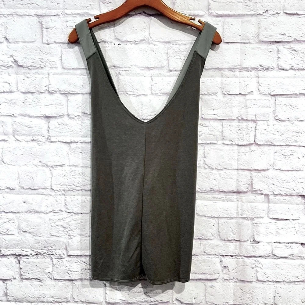 14th & Union Women’s‎ V-Neck Tunic Top Green